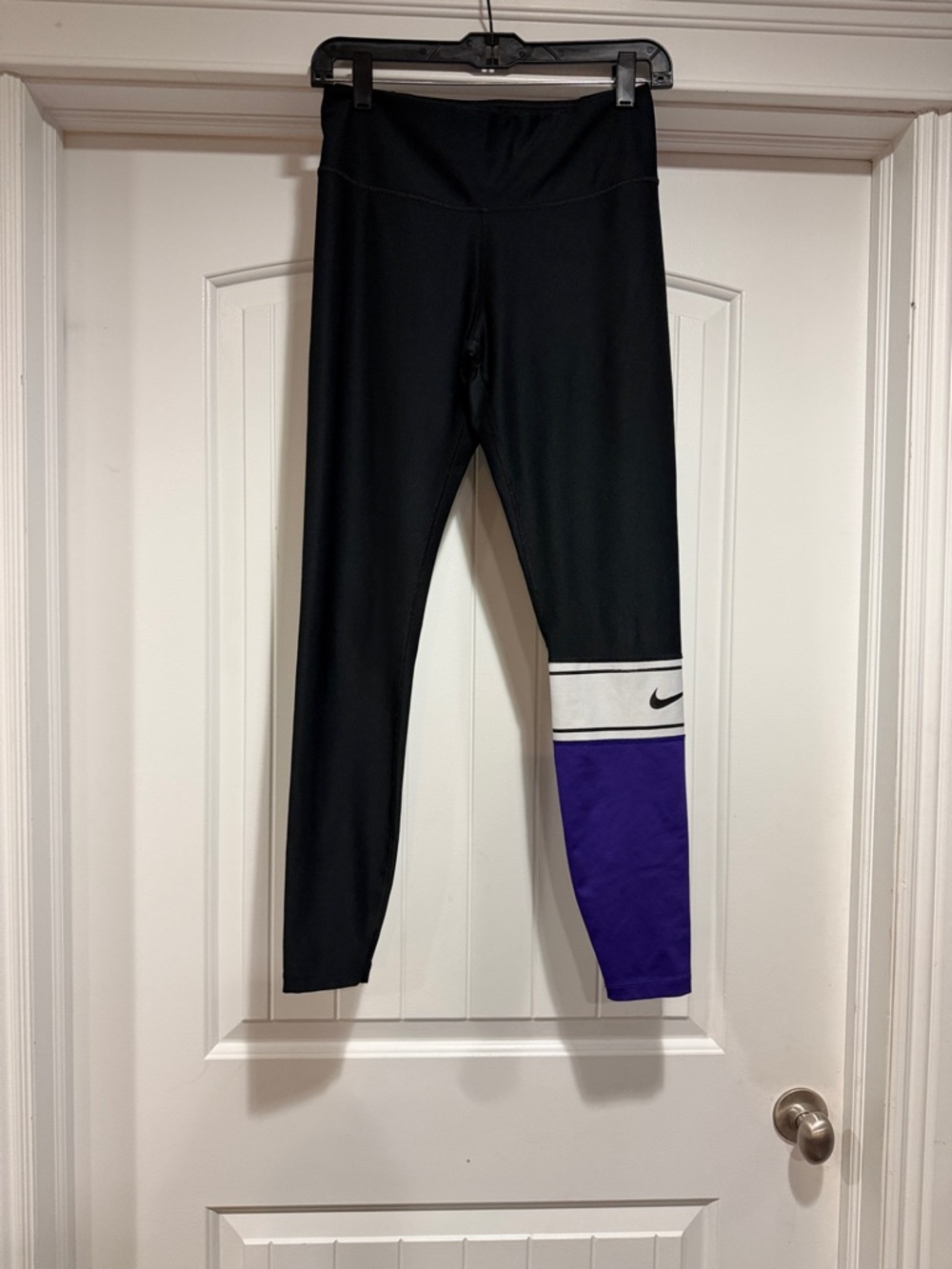 Women’s Nike Dri-Fit The Power Victory Tight Fit Training Leggings Pants Small.